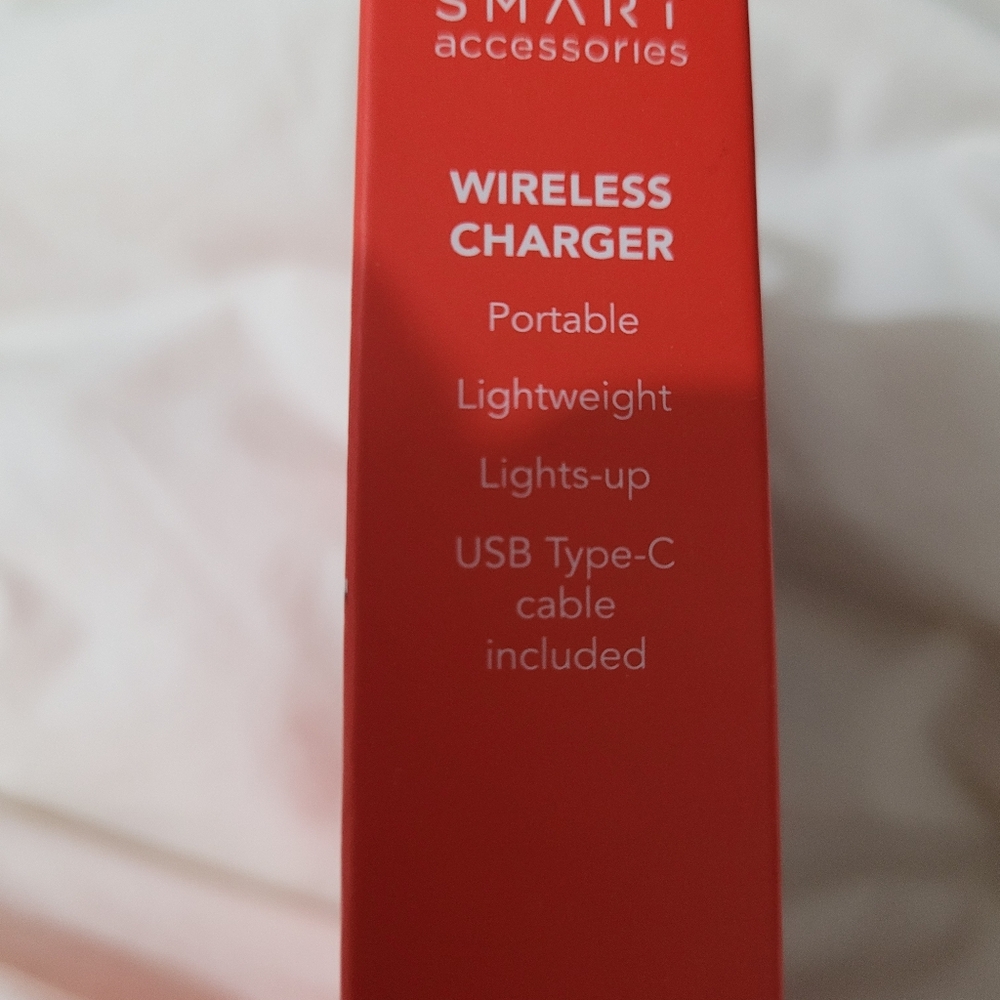 Smart Accessories Wireless Charger - Picture 2 of 3